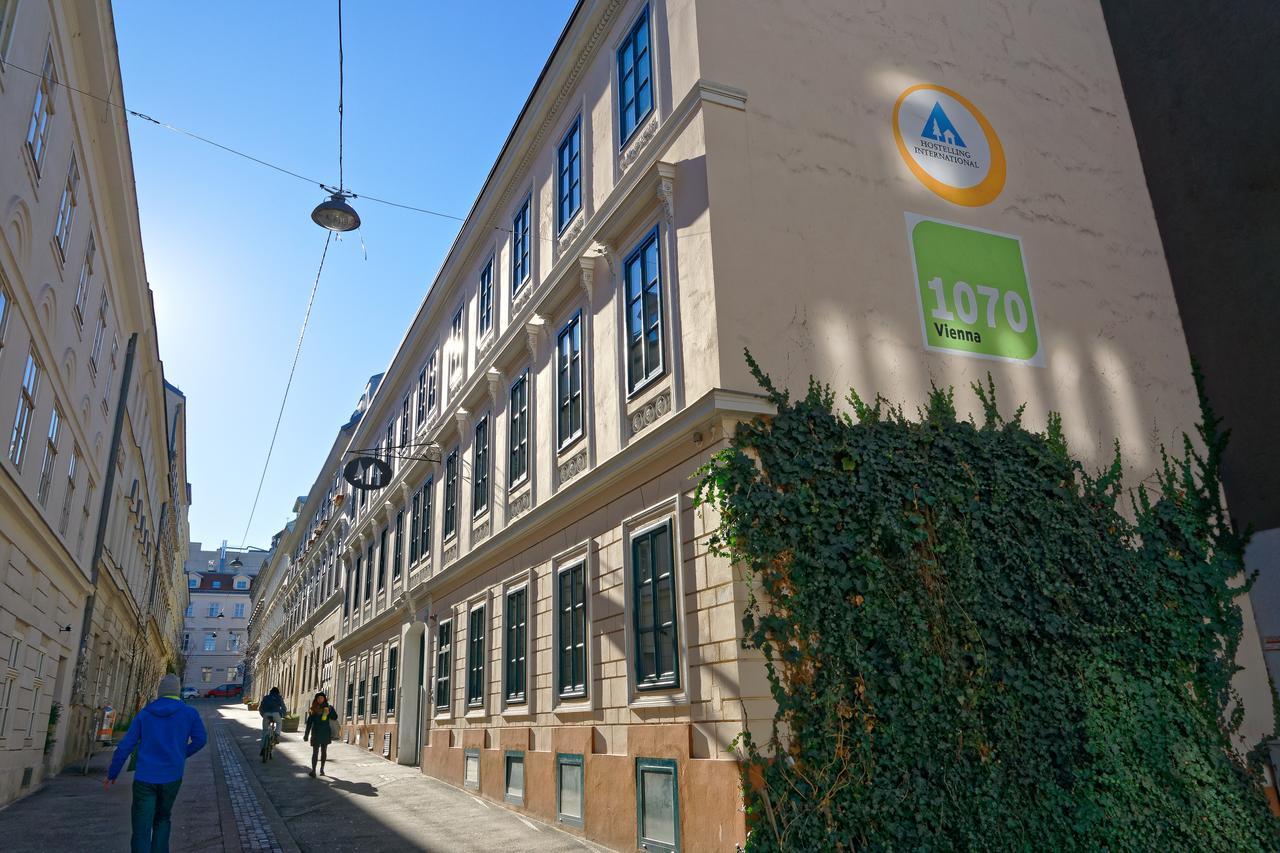 - Myrthengasse Hostal